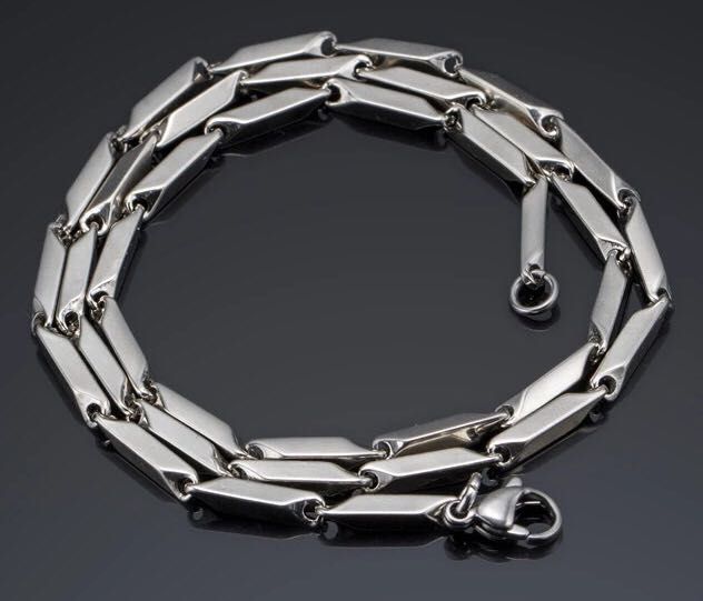 Silver Tone Chunky Interlocking Link Necklace Chain