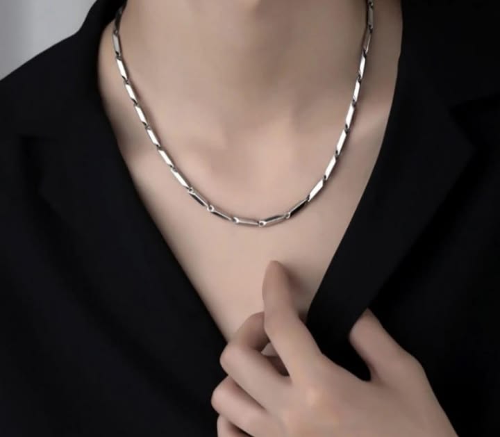 Silver Tone Chunky Interlocking Link Necklace Chain